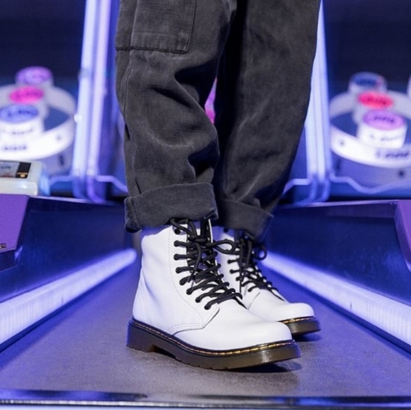 Dr. Martens Kids' 1460 Leather Boots - Picture 4 of 14